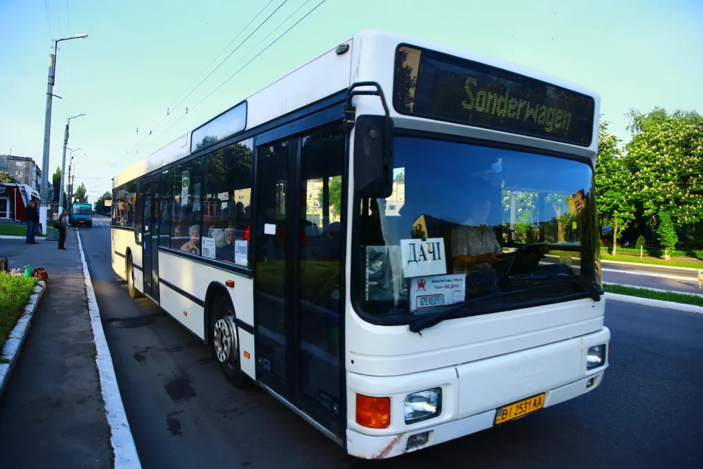 У Кременчуці продовжили роботу дачних автобусів до середини жовтня 2025 року