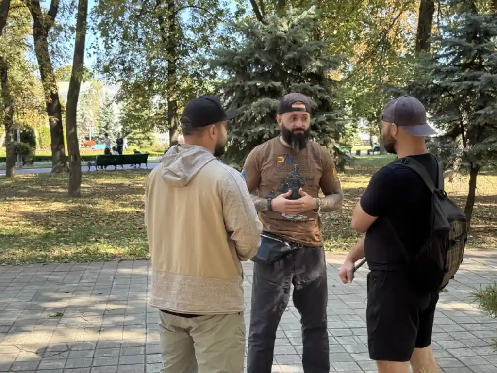 На Полтавщині колишні військові допомагають побратимам як фахівці із супроводу ветеранів