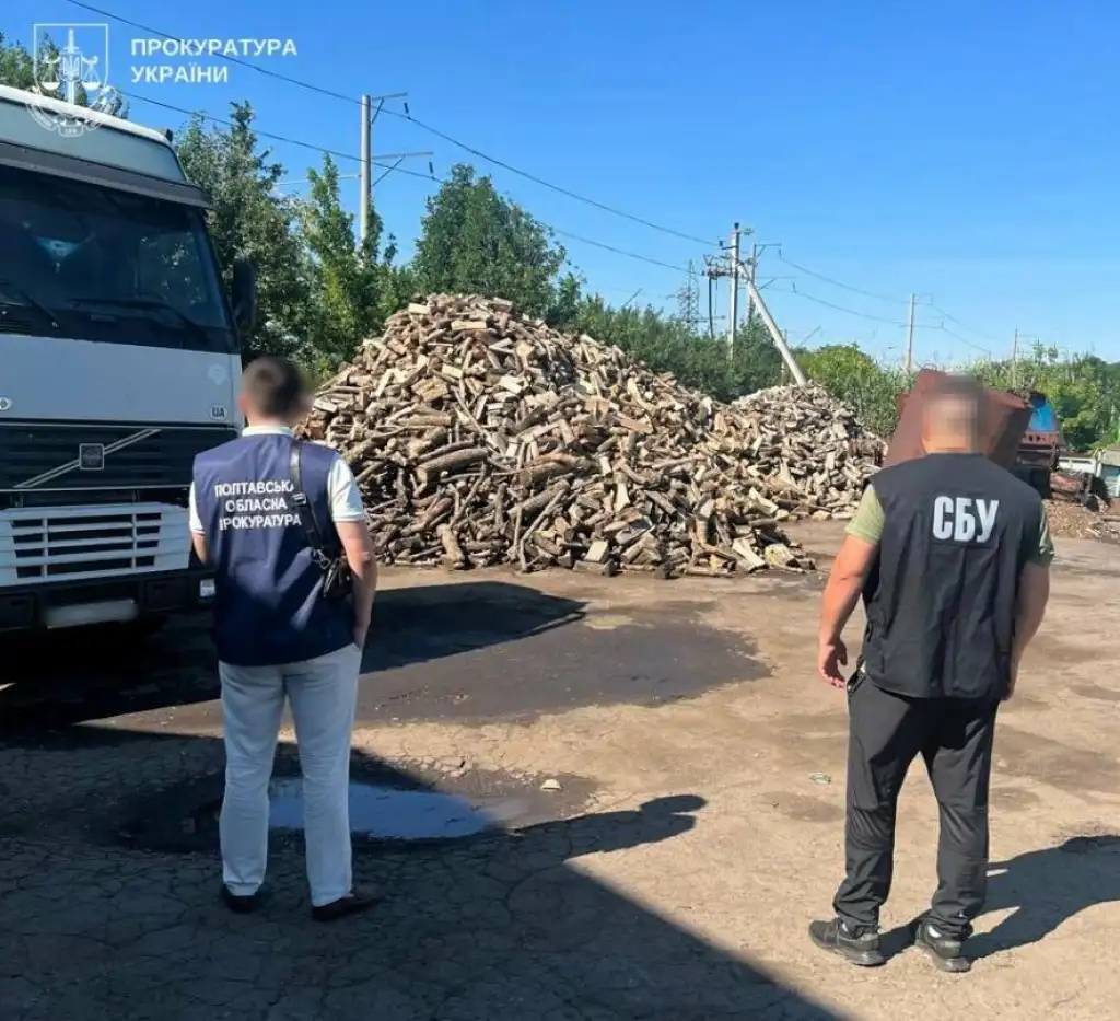На Полтавщині викрили групу осіб, які завдали громадам понад 4,3 млн грн збитків незаконною вирубкою