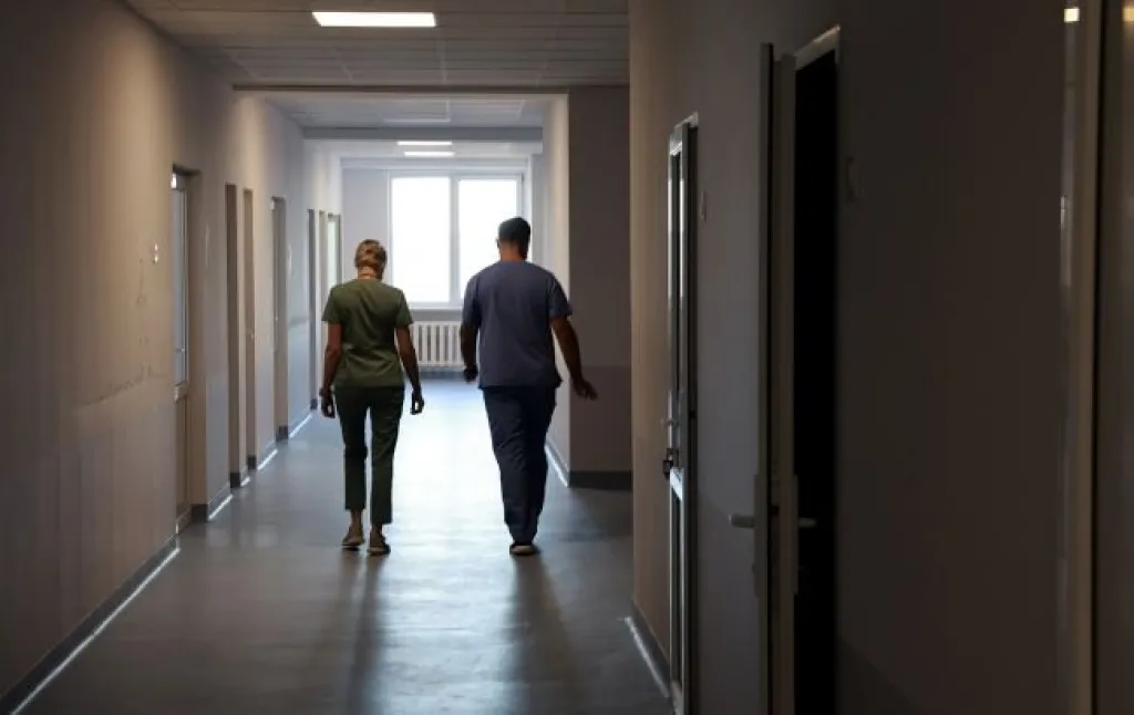 Уряд виплатить молодим лікарям 200 тисяч гривень за роботу у селах та на прифронтових територіях