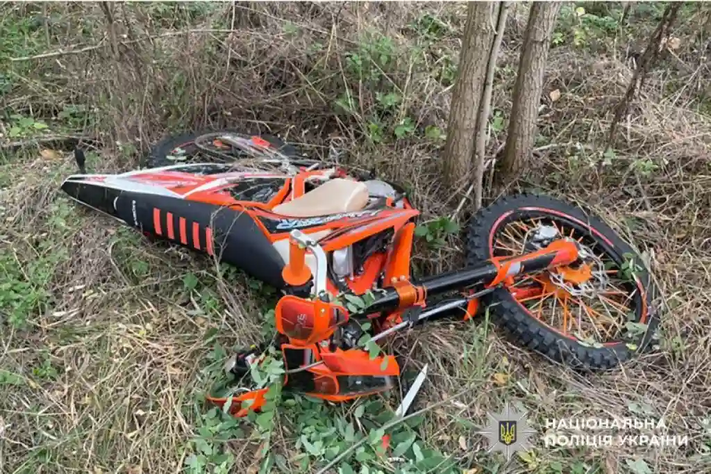 Смертельна ДТП на Полтавщині: мотоцикліст врізався в дерево і загинув