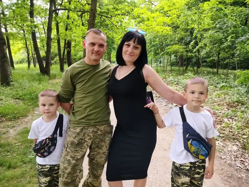 У Полтаві 9-річний хлопчик, на якого впало дерево, вийшов з коми: мама розповіла про стан дитини