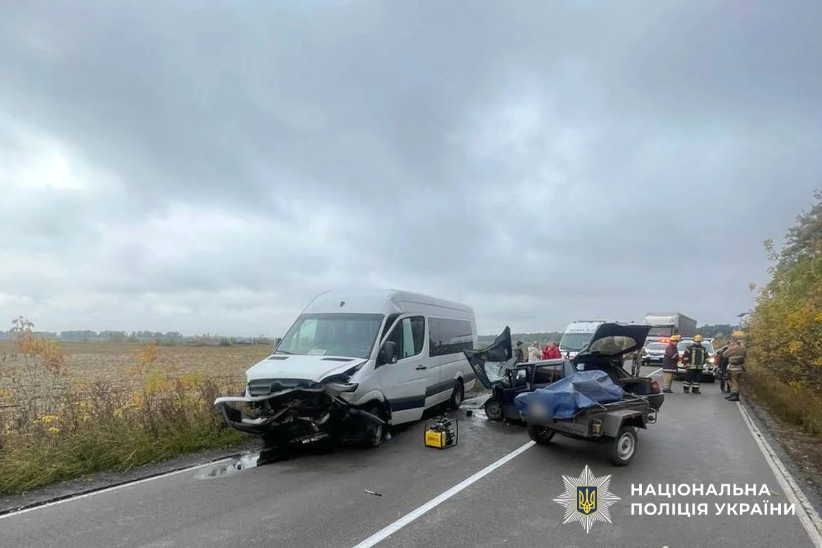 Смертельна аварія на Полтавщині: загинув водій легковика, пасажирка в лікарні
