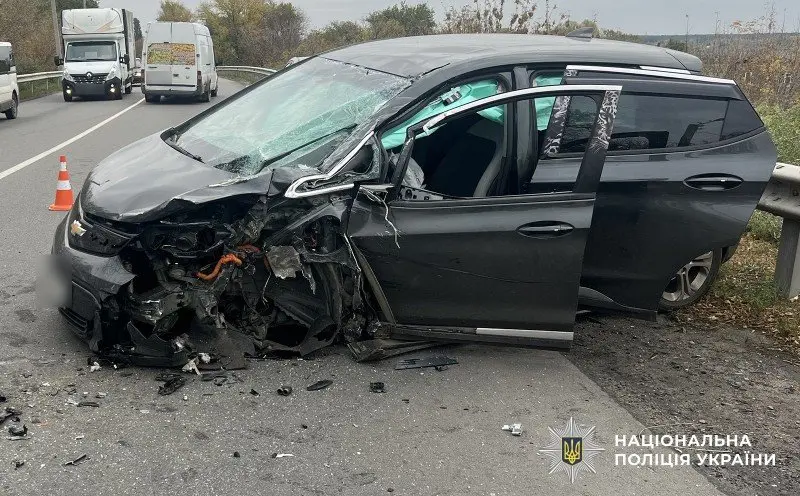 На Полтавщині зіткнулися три автомобілі: постраждали водій та пасажири