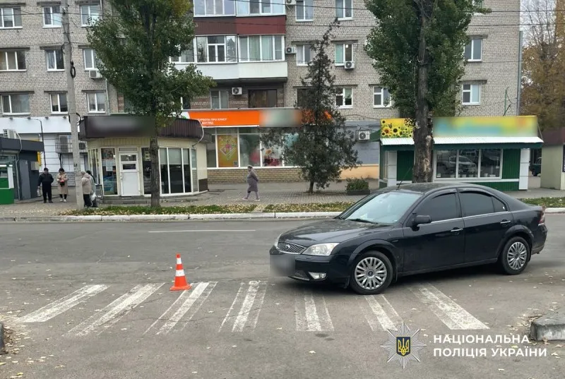 У Кременчуці слідчі встановлюють обставини аварії, у якій постраждала пішохідка