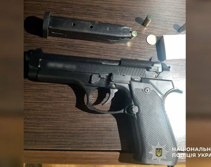 У Кременчуці чоловік відкрив стрілянину в оселі: поліція розпочала розслідування