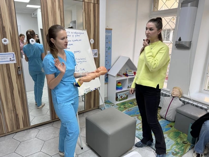 У Полтаві батьків навчають надавати першу допомогу дітям