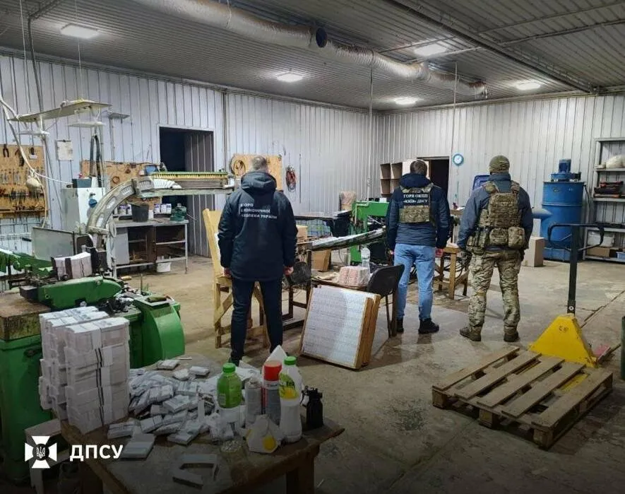 На Полтавщині ліквідували підпільний тютюновий цех із продукцією на десятки мільйонів