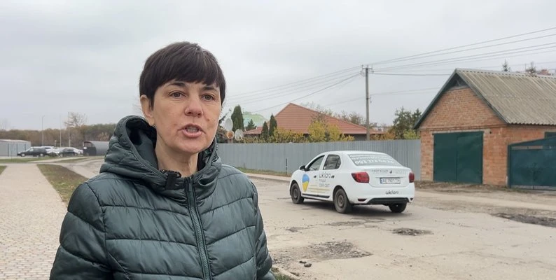 У Розсошенцях місцеві жителі заявляють про критичний стан дороги біля ЖК “Баронівський”