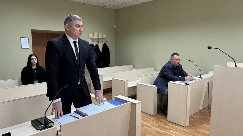 Чередниченко припускає, що закупівля автівок міськрадою може відобразитися на розгляді його позову