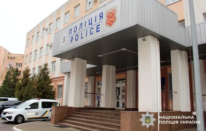 У Полтаві затримали нападника, який погрожував продавчині пістолетом