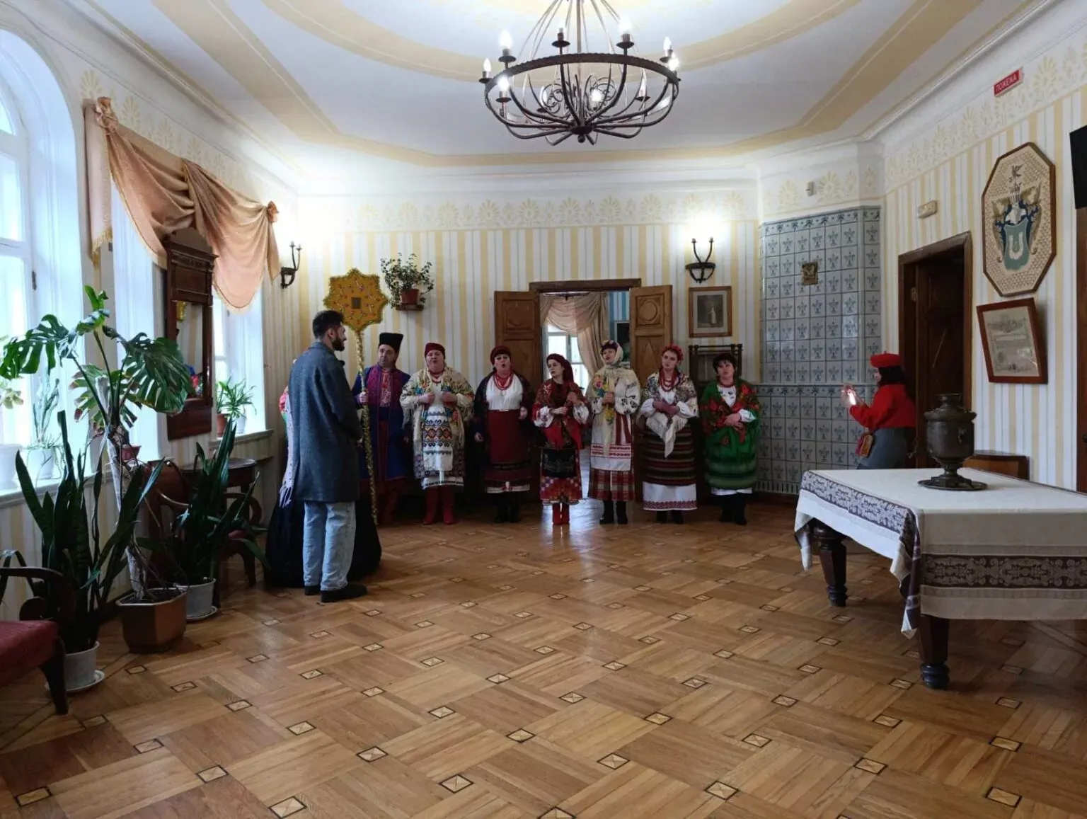 Відомі тревел-блогери завітали до музею Гоголя на Полтавщині перед зимовими святами