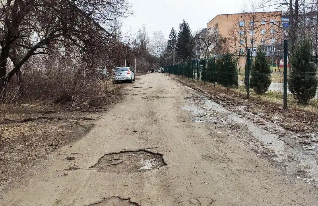 Полтавське УЖКГ пояснило дорожчу вартість матеріалів для ремонту доріг логістичними витратами