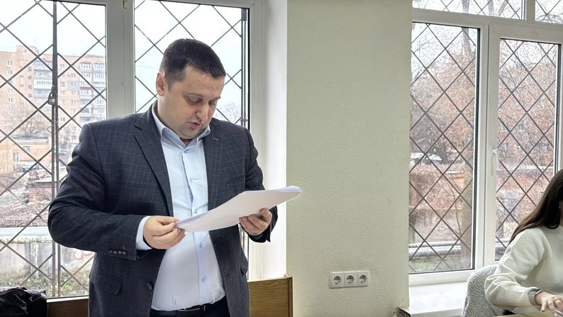 Суд у Полтаві вирішує, чи відсторонити посадовця у справі про розтрату 43 мільйонів