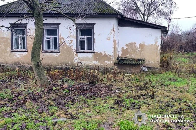 На Полтавщині знайшли тіло чоловіка біля занедбаної будівлі: поліція встановлює деталі
