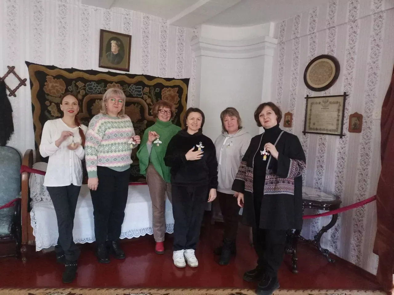 Килимовий янгол власноруч: у музеї Панаса Мирного відкривали таємниці ручного ткацтва