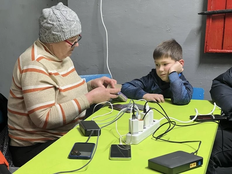 Ніч без світла і тепла: як Горішні Плавні оговтуються після удару по інфраструктурі