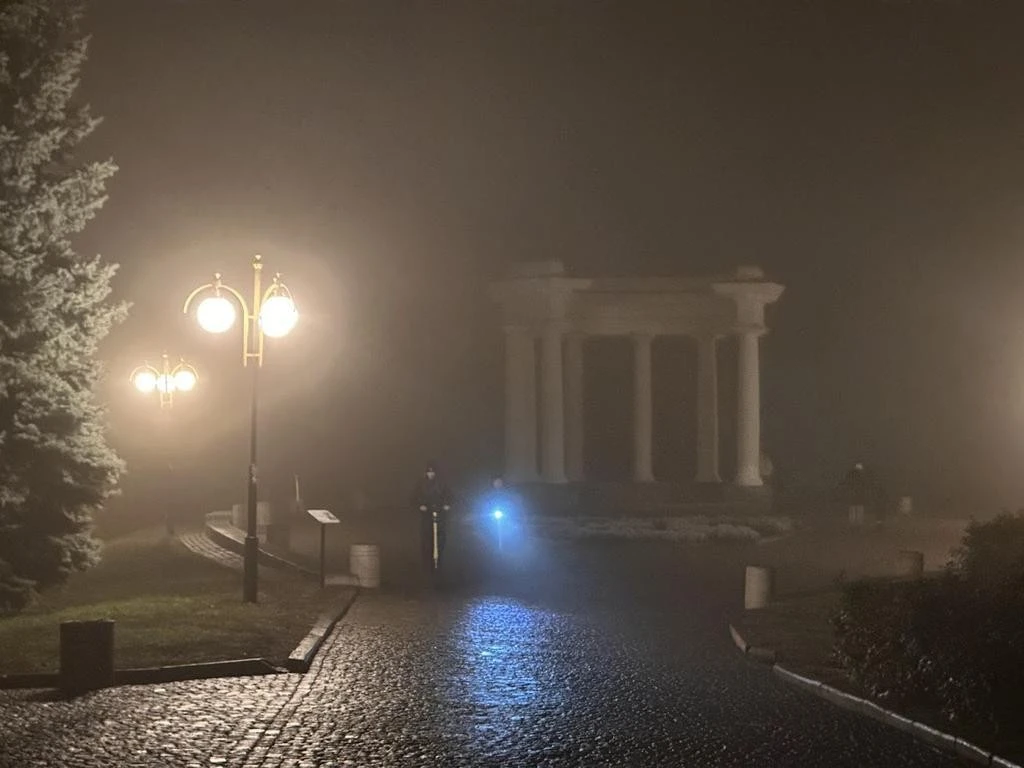 Слизькі дороги і туман зранку: якою буде неділя на Полтавщині