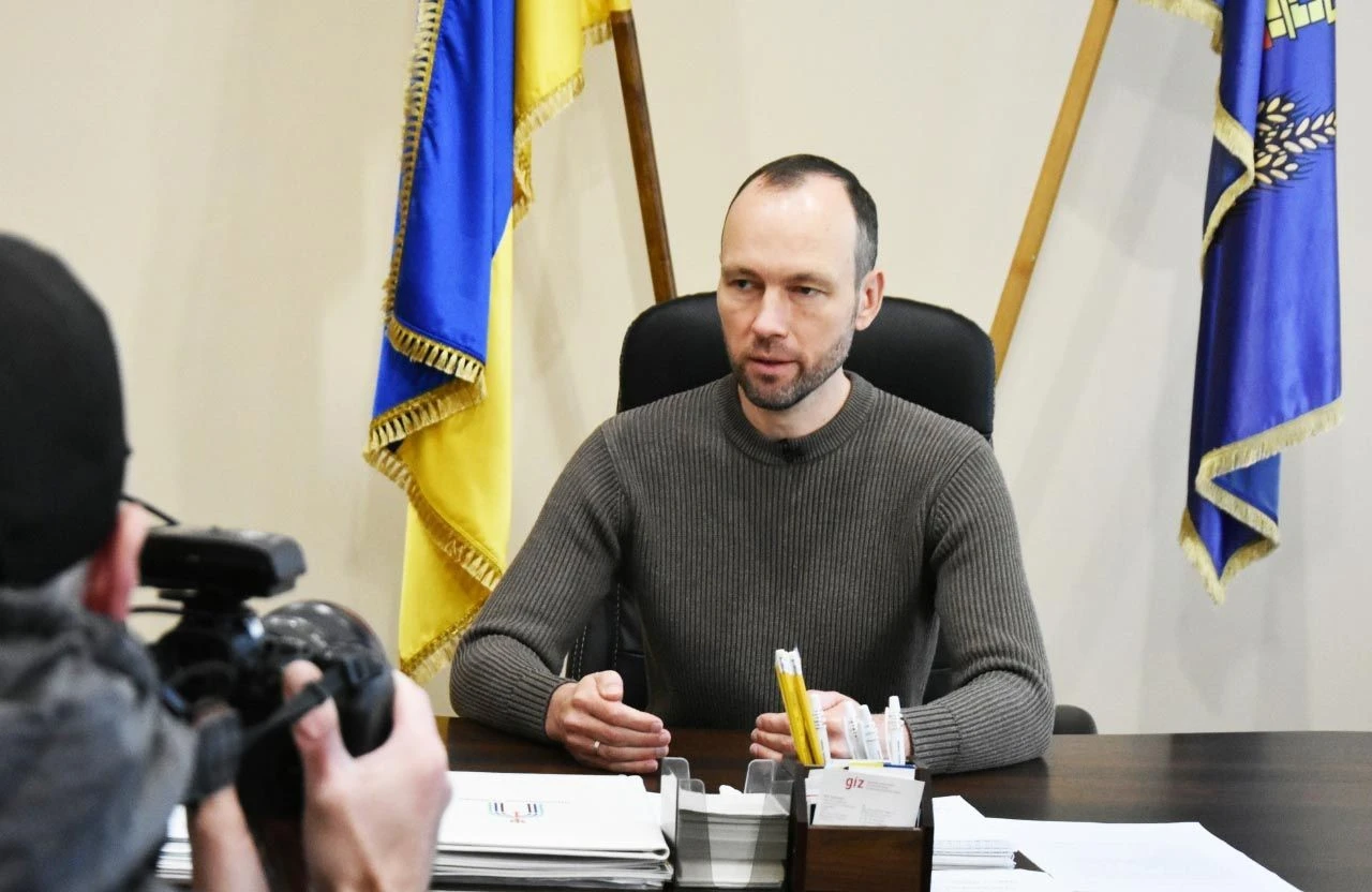 Мер Пирятина склав повноваження і пояснив, чому не хоче «сидіти на посаді»
