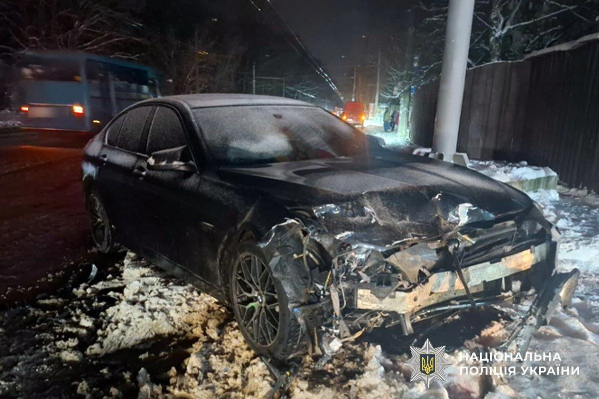 ДТП на Великотирнівській у Полтаві: зіткнення двох авто завершилося госпіталізацією