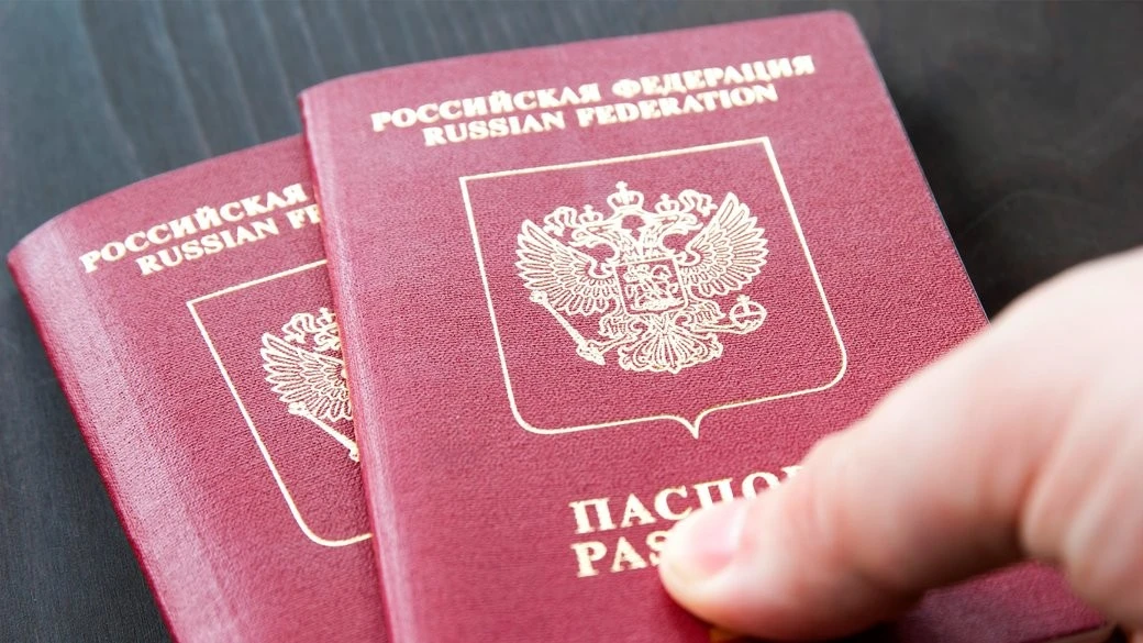 Полтава відзначила Водохреща: спільна молитва, освячення води та зимові занурення