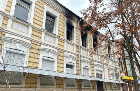 Під прицілом: у Полтаві перевірять, чи можливо відновити будівлю ДМС після обстрілу