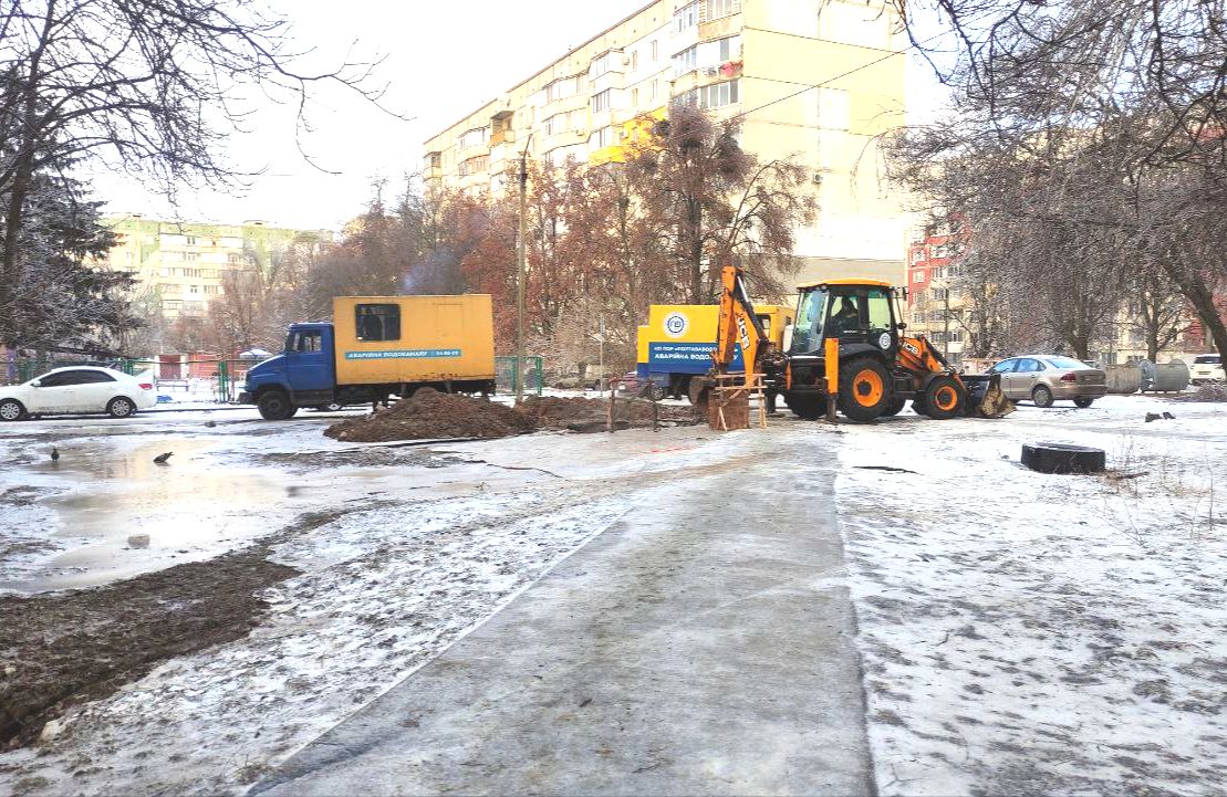Полтава: аварії на водогоні та електромережі на Садах-2 спричинили перебої у мікрорайоні