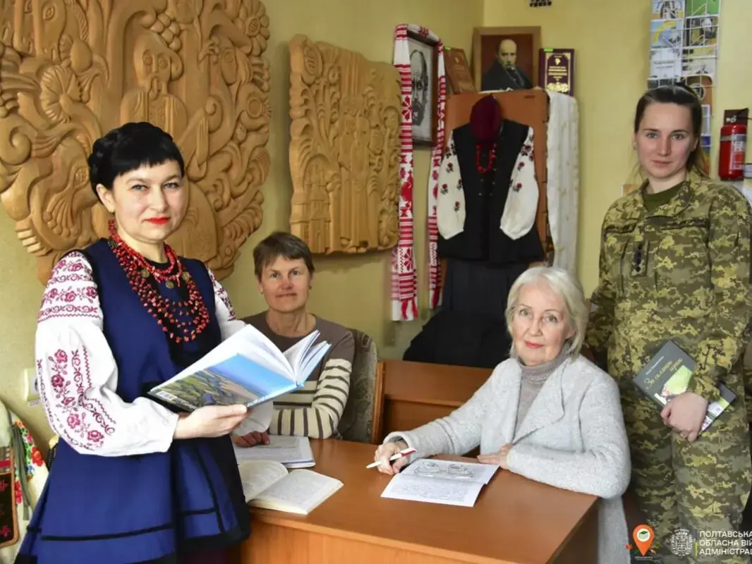 Українське слово як основа ідентичності: у Полтаві говорили про мову напередодні міжнародного дня