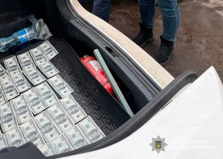 На Полтавщині затримали працівницю ТЦК, яку підозрюють у хабарі за сприяння з оформленням інвалідності