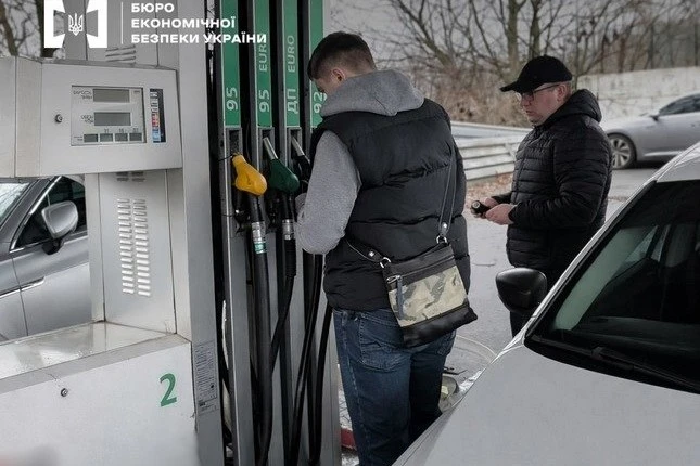 Незаконну заправку у Харкові викрили детективи БЕБ: справу передали до суду