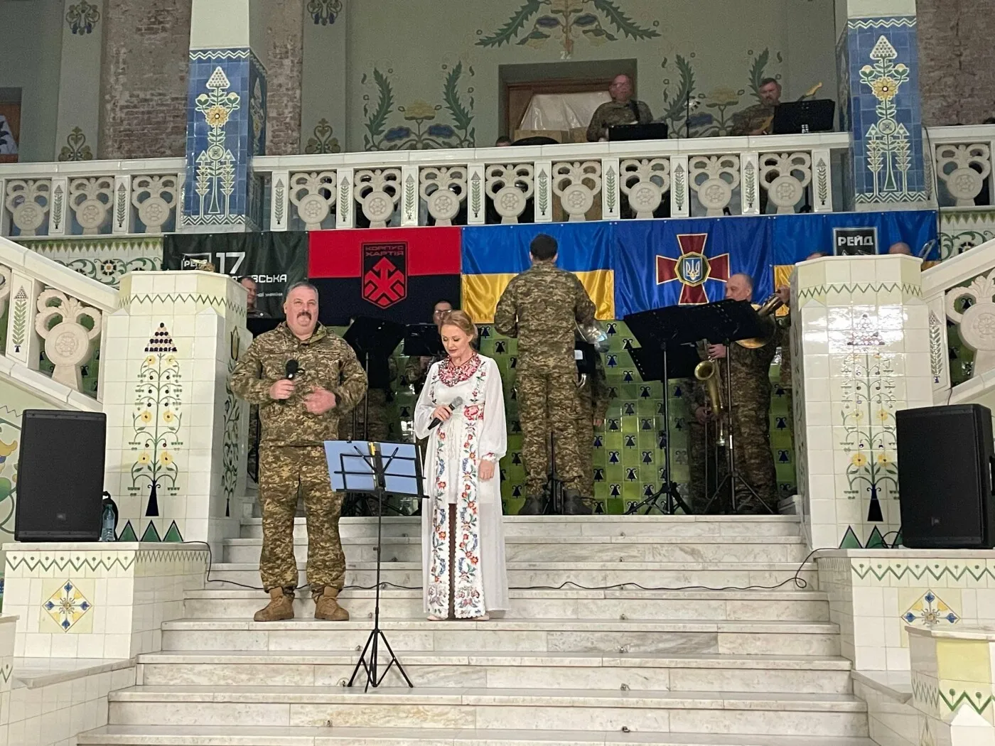 Музика сили у стінах музею: як полтавські гвардійці презентували виставку про супергероїв війни