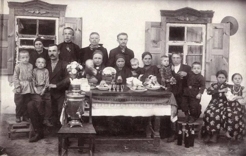 Полтавський Великдень: від магічних ліхтарів у Котельві до азартних ігор на вигоні