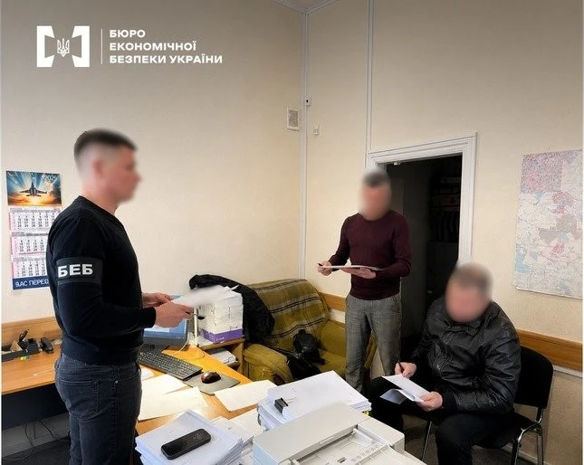 Оборудка із супутниковими телефонами для ЗСУ: полтавські чиновники постануть перед судом
