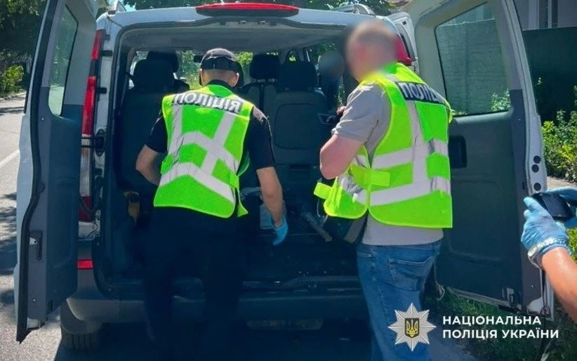 Торгівля пістолетами через інтернет: на Полтавщині викрили озброєного ділка