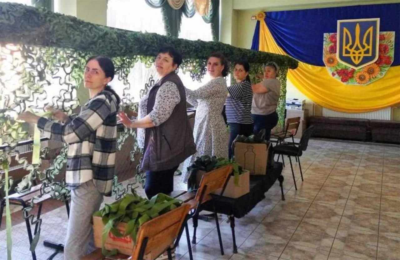 Маскувальний тил для ЗСУ: як безробітні на Полтавщині допомагають фронту