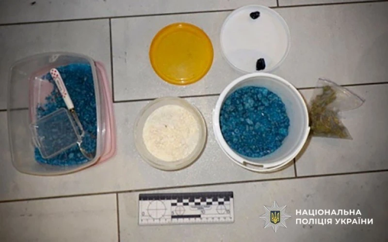 Тюремний термін за кілограм наркотиків: у Полтаві викрили юних розповсюджувачів
